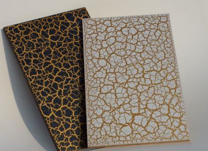 Crackle paint: example of application of a metallic finish.