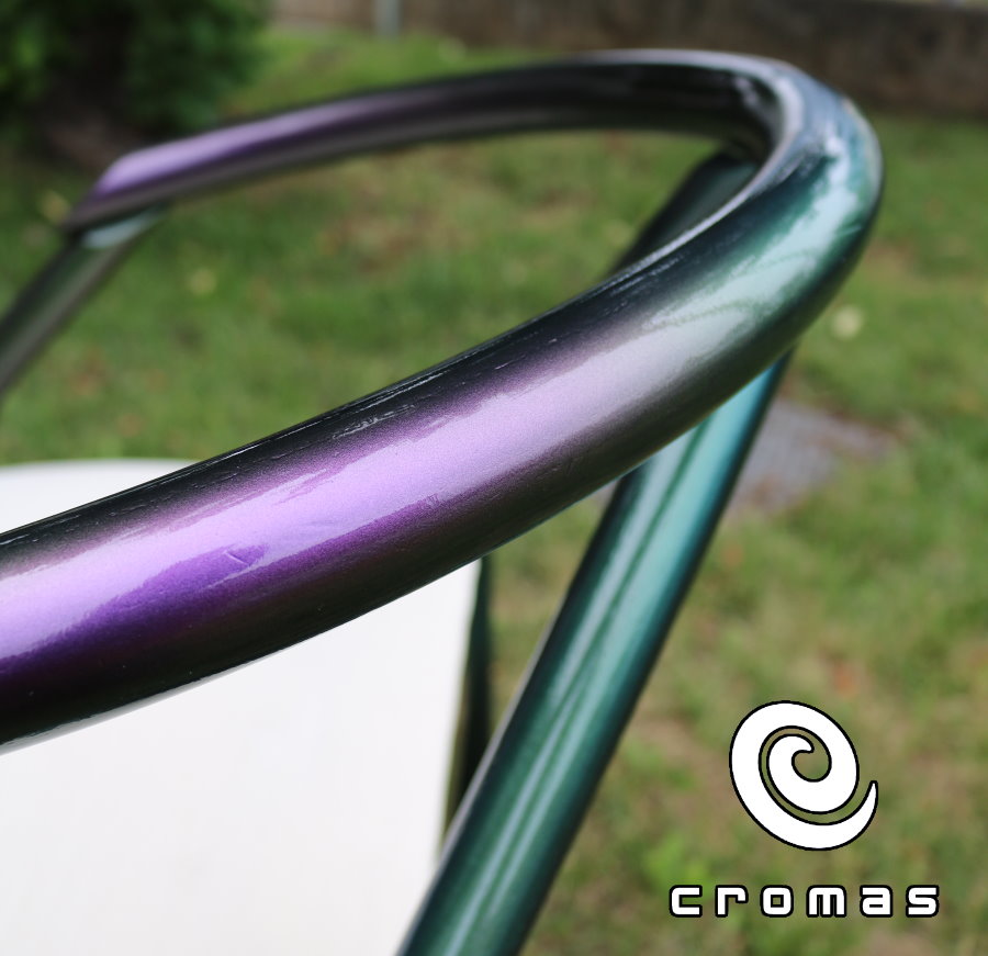Discover our Iridescent changing paint and its multi-coloured finish